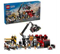 Lego city 60472 sfasciacarrozze con auto, giocattolo con 2 macchine, ricambi, gru, crusher e 4 minifigure, giochi bambini 8+