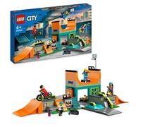 LEGO City Skate Park Urbano, Gioco per Bambini e Bambine da 6 Anni in su con Bicicletta BMX Giocattolo, Skateboard, Monopattino, Rollerblade e 4 Minifigure per le Acrobazie 60364