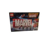 Lego 76313 logo e minifigure marvel con supereroi di hulk, thor, iron man, black widow e captain america, giochi bambini 12+
