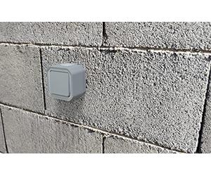 LEGRAND, Plexo New 069716L - Interruttore a croce per ambienti umidi, 10 Ampere, 250 Volt, IP55 - IK07, morsetti a vite, colore: Grigio