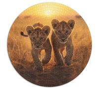 Leone Cub Walking on Grassland at Solerise - Fauna selvatica Jigsaw Puzzle 1000pcs (67.5x67.5cm) Adulti Puzzle Gioco EduGattoivo Decorazioni Per La Casa