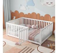 Lettino per bambini 140 x 200 cm, colore bianco, posto sicuro con design creativo della porta e recinzione alta 60 cm, letto da pavimento con robusto telaio in legno di pino, montaggio facile per la