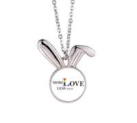 LGBT - Collana con ciondolo a forma di coniglietto con bandiera arcobaleno, con scritta "More Love Less Hate", idea