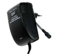 LIFE Alimentatore Switching Universale MULTITENSIONE DC 3/4.5/5/ 6/7.5/9/ 12V 2250mA Max
