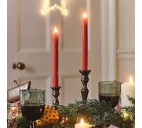 Lights4fun Set di 2 candele rosse in vera cera | con fiamma a LED | funzionamento a batteria e con telecomando | decorazione natalizia per interni | candele in vera cera | Dimensioni (H) 25 x (D) 2 cm