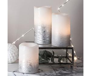 Lights4fun - Set di 3 Candele Pilastro/Cilindriche LED a Pile in Cera Bianca con Effetto Ombré Argento