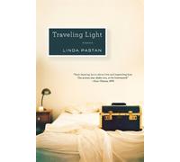 Linda Pastan Traveling Light (Tascabile)