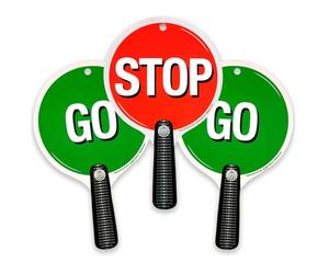 Liontouch - Set 3 Segnali Stop & Go, Rosso/Verde | Età 1+ | 22,5 x 14 cm |Paletta Giocattolo a Due Facce in Gommapiuma Resistente | Ideale per Insegnare ai Bambini la Sicurezza Stradale e del Traffico