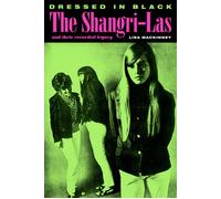 Lisa MacKinney Dressed In Black (Tascabile)