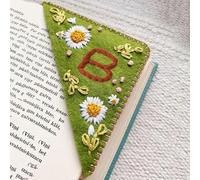 Litthing Segnalibro Angolo Ricamato a Mano, 26 Lettere Personalizzati Stagione Triangolare Segnalibri in Feltro Regali per Amanti Libri Uomini Donne