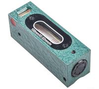 Livella precisa da 100 mm con struttura in acciaio e bolle graduate con base a scanalatura a V per un posizionamento sicuro e misurazione di piccoli angoli