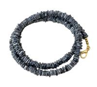 LKBEADS Collana di perle di tormalina nera Heishi, forma quadrata, colore blu, 5-6 mm | Collana di perle fatte a mano, 45 cm |LKSLF_NCK_00169