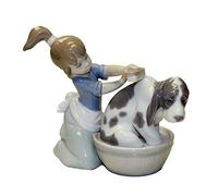 LLADRÓ Figurina Il Bagno Del Cane. Figurina Ragazza di Porcellana.