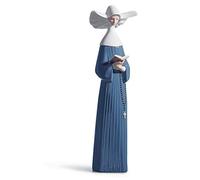 LLADRÓ Figurina Suora Che Legge - Azzurra. Figurina Suora di Porcellana.