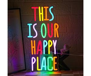 LMSIGNLY Questo è il nostro posto felice segno neon per decorazione da parete, lettere colorate, luce al neon, parole motivative, luce al neon, per aule, soggiorno, casa, decorazione