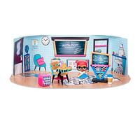 LOL Surprise Bambole da Collezione per Bambine, Con 10 Sorprese e Accessori, Teacher's Pet, Mobili Serie 3