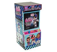 LOL Surprise Boys Arcade Heroes, Figurina di Azione, Con 15 Sorprese, Costumi da Eroe di 6 Pezzi e Accessori