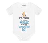 Lol t-shirt Body Neonato - “Eccomi, mi Chiamo … e da Oggi Comando Io” - Regalo Neonato Maschio, Idea Regalo Nascita Bimbo, Body Neonato Personalizzato e Divertente (Bianco, 6 Mesi)