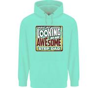 Looking A An Stupenda Stepdad Uomo Felpa