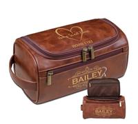 Lousrion Borsa da toilette personalizzata con iniziale, da uomo, in pelle PU incisa, da viaggio, kit dopp, regalo per la festa del papà, compleanno, Natale, testimoni dello sposo, Marrone, Taglia