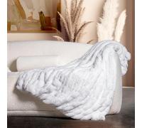 Luxury Concepts Morbida coperta in finta pelliccia di coniglio, 127 x 152,4 cm, elegante coperta dal design increspato, lavabile in lavatrice e resistente alle pieghe, leggera coperta bianca per