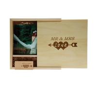 LXSINO Wood USB Flash Drive con design Mr & Mrs inciso al laser - 64 GB Wood USB 2.0 Memory Stick Drive con scatola in legno con fotografia (170 * 170 * 35mm) per Bride, Groom (Maple)