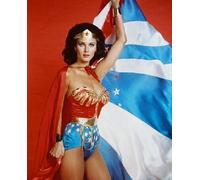 Lynda Carter Come Wonder Woman Da W Poster Stampa 24x20"