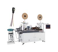 Macchina automatica per crimpatura, inserimento del connettore su un lato