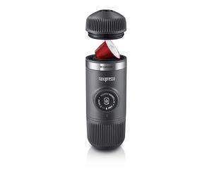 MACCHINA CAFFÈ ESPRESSO WACACO NANOPRESSO grigio + adattatore NS capsule + borsa da trasporto, Pressione pompa 18 bar, Potenza 1260 W, Serbatoio acqua 0,08 l, Grigio