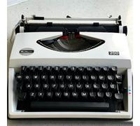Macchina da scrivere manuale bianca in stile retrò per lettere creative