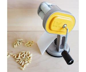 Macchina per cavatelli, orecchiette e gnocchetti sardi Divina. Fissaggio a ventosa