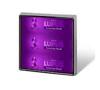 Maggio è il mese della consapevolezza del lupus. Spille quadrate, spille da bavero, bottoni smaltati, decorazioni per feste.