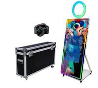 Magic Mirror Photo Booth 65" con touchscreen da 81,3 cm, macchina per selfie a specchio con luce RGB e custodia da volo, cabina fotografica DSLR portatile per eventi di festa di nozze (bianco