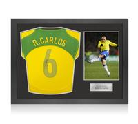 Maglia Brasile 2006 autografata da Roberto Carlos. Cornice di qualità superiore