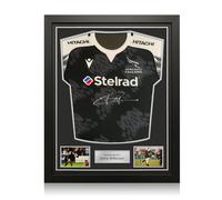 Maglia da rugby dei Newcastle Falcons autografata da Jonny Wilkinson. Cornice