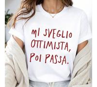 Maglietta a maniche corte con scollo tondo alla moda per primavera ed estate, con dettaglio di nodo anteriore unico che aggiunge un tocco speciale, abbinata ad accessori alla moda, perfetta per l'uso 