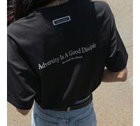 Maglietta casual estiva da donna con vestibilità ampia, collo tondo, stampa slogan e maniche a goccia "L'avversità è un buon disceplo, nessuna gloria senza amarezza" L,M,S,XLLettere,sloganPoliestere