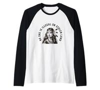 Maglietta con Scritta No One Is Illegal On Stolen Land Chief Maglia con Maniche Raglan