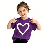 Maglietta da ragazza con grande stampa a forma di cuore. Una semplice maglietta basic per l'asilo, la scuola o come regalo amorevole.