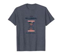 Maglietta Divertente a Forma di Clessidra con Scritta I'm A Millennial Please Be Patient Maglietta, Uomo, Pervinca, XL
