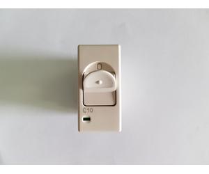 MAGNETOTERMICO 10A 250V BTICINO LUNA CODICE C4301/10 1 PEZZO