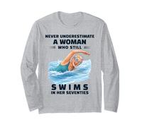 Mai Sottovalutare Una Donna Che nuota Ancora i Suoi settant'anni Maglia a Manica