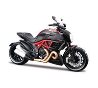 Modello di Maisto Ducati Diavel Carbon 1:12
