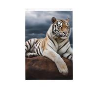 Majestic Tiger Appoggiato su una roccia con cielo nuvoloso Bandiera da giardino di benvenuto 2 x 3 Ft Double Face No Fade House Yard Bandiere Photo Sfondo Banner per Cortile Portico Prato Decorazione
