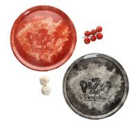 MamboCat Set di 2 piatti per pizza perfetti, Ø 31,5 cm, piatti in porcellana, 1 in rosso e nero, ideali per pizza, torte fiamme e molto altro ancora, grande piatto da portata con decorazione e scritta