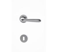 Maniglia per porte interne GM05-GHIDINI, in zama finitura ZCS, con rosetta tonda Ø45x9 e bocchetta foro chiave, adatta per porte con pessore standard di 38-42mm