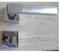 Maniglie moderne quadrate cromo satinato e lucido bicolore