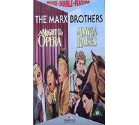 Marx Brothers - A Night At The Opera / A Day At The Races [VHS] [Import anglais]