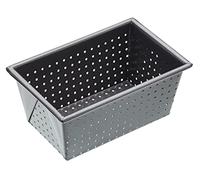 MasterClass Crusty Bake 1lb Perforated Loaf Tin con PTFE, PFOA e BPA Free Non Stick, Robusto acciaio al carbonio spesso 1mm, 15 x 9 x 7cm Box Sided Bread Pan