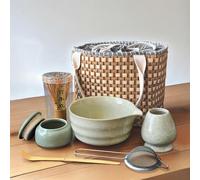 Matcha Kit con Frusta 7 Pcs, Macha Tea Kit Portatile, Matcha Whisk Set con cestino in rattan fatto a mano, tea polvere barattolo, matcha ciotola con beccuccio, frustino, supporto, setaccio, cucchiaio